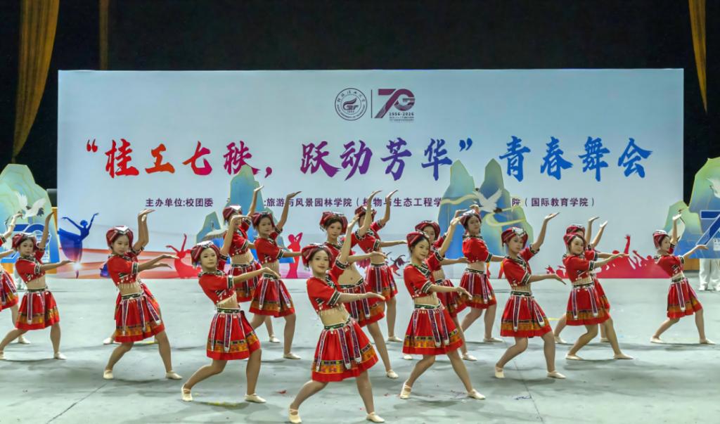 经过激烈角逐