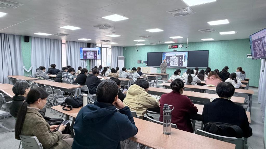 提升教师教学能力与课程建设水平